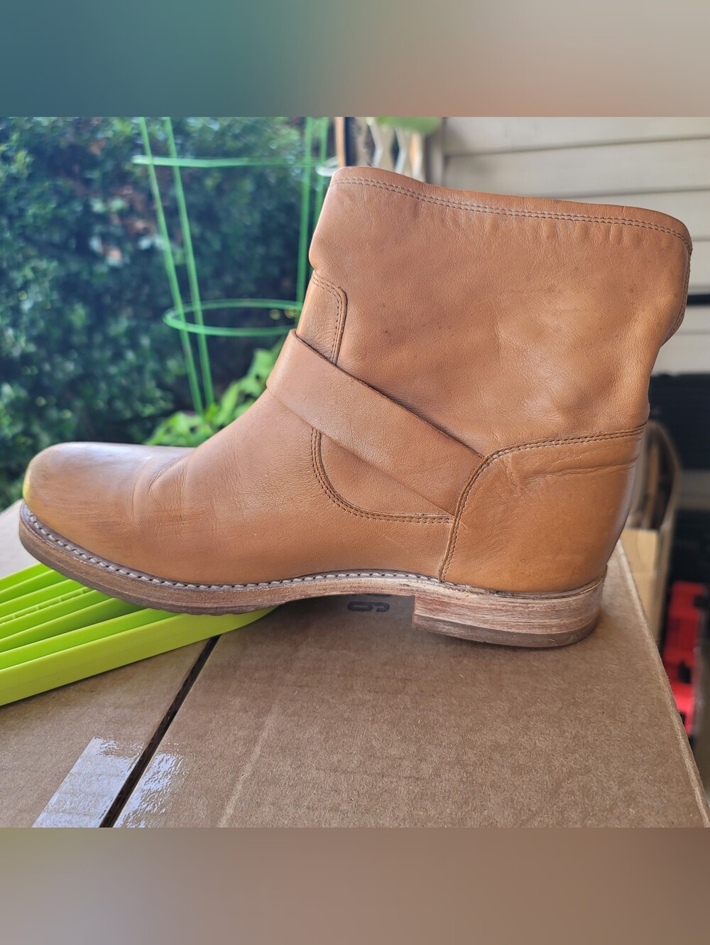 NWOT. Frye Women's Veronica Flex Tan Leather Booties. Size 8 - Picture 4 of 12